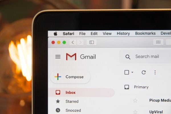 Teilnehmer zur Videokonferenz einladen: Mail-Anwendung oder Messenger öffnen